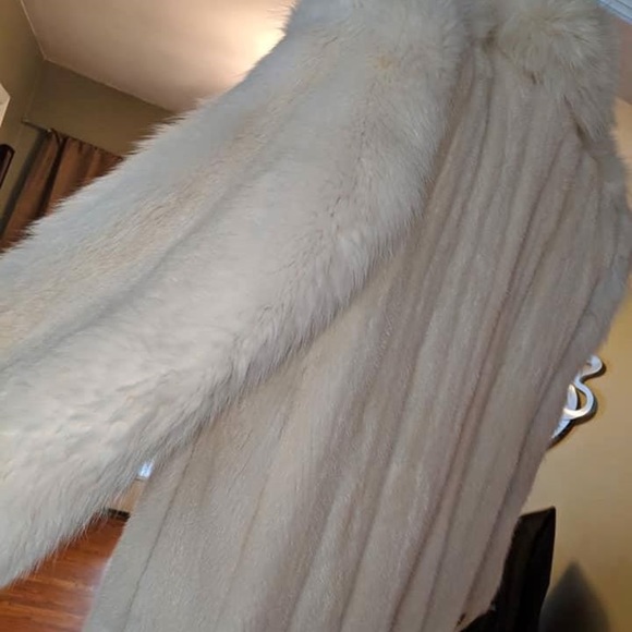 Mink with Fox trim - Picture 2 of 3